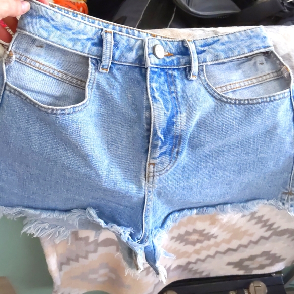 ASOS brand, size US 6, Denim shorts with cutouts - Picture 1 of 4